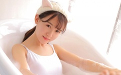 井川里予每一口都很深情